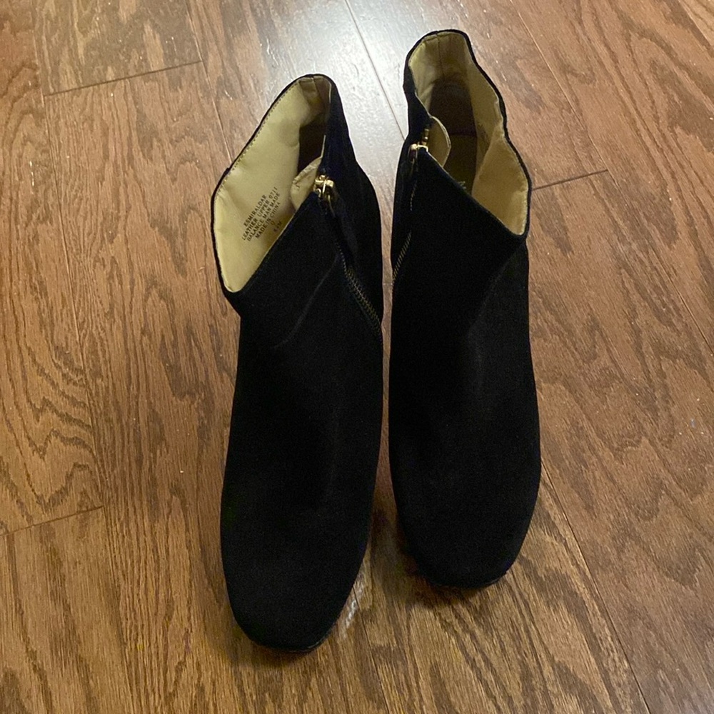Nine West High Heel Boots, Black Suede, Size 8 1/2 medium, like new, hardly worn